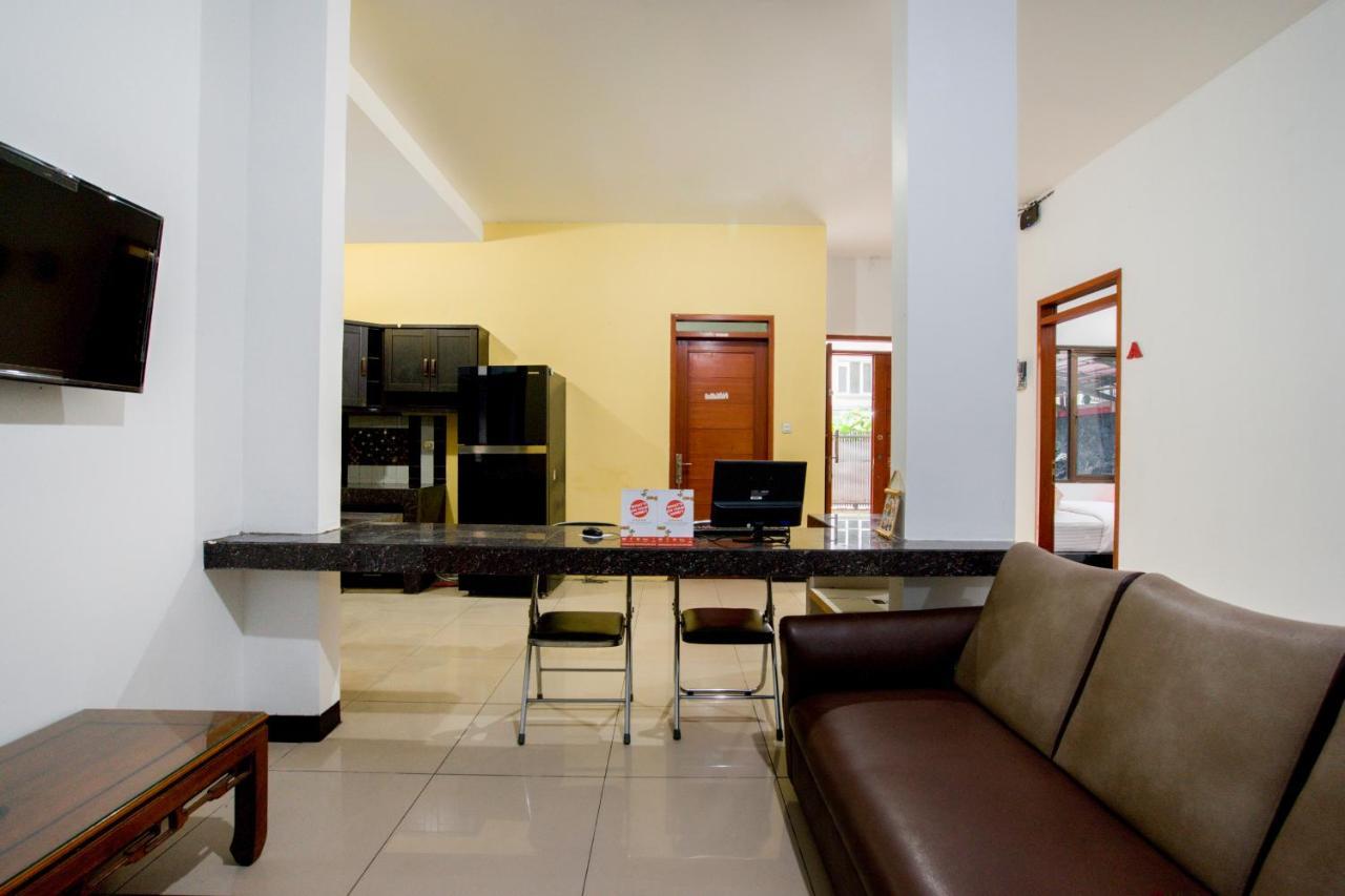 Oyo 3029 Diamond Cisitu Syariah Hotel
