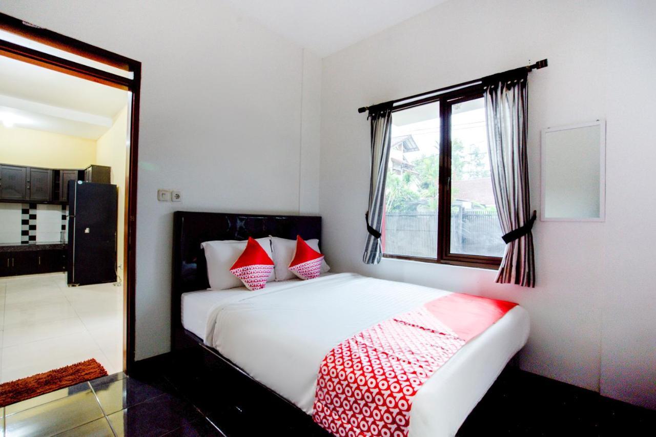 Hotel Oyo 3029 Diamond Cisitu Syariah 2*
