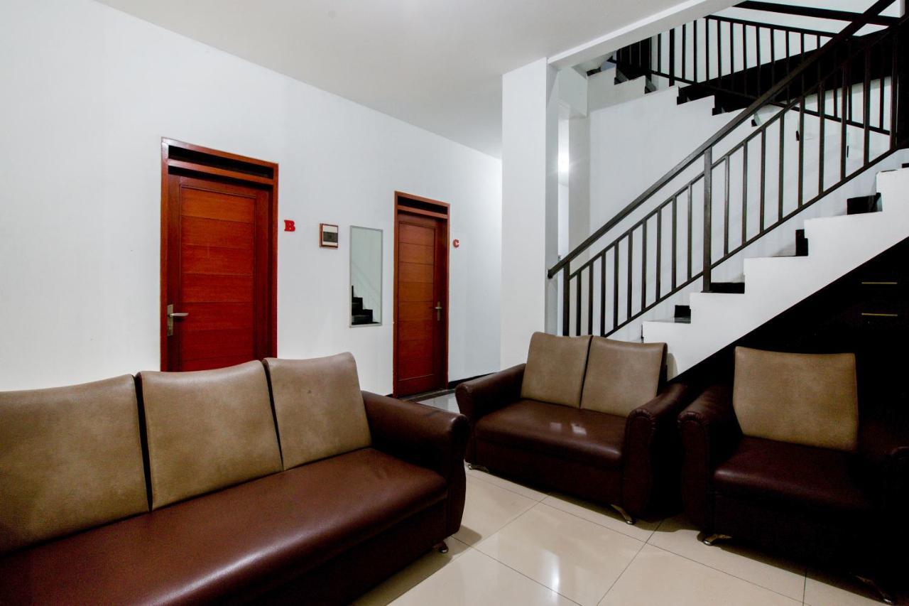 Hotel Oyo 3029 Diamond Cisitu Syariah Bandung